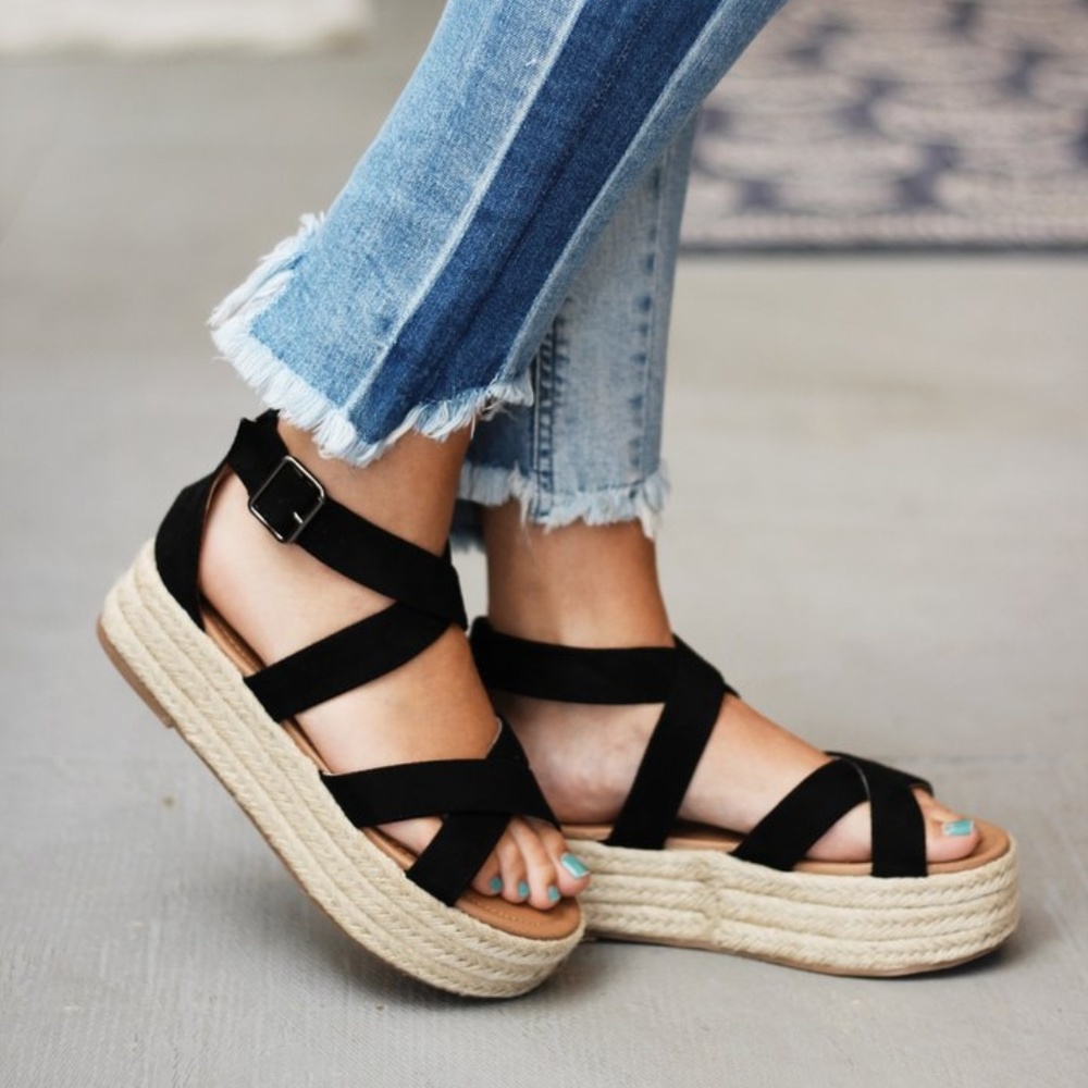 BLACK CRISS CROSS STRAPPY ESPADRILLES SANDALS - Picture 1 of 3